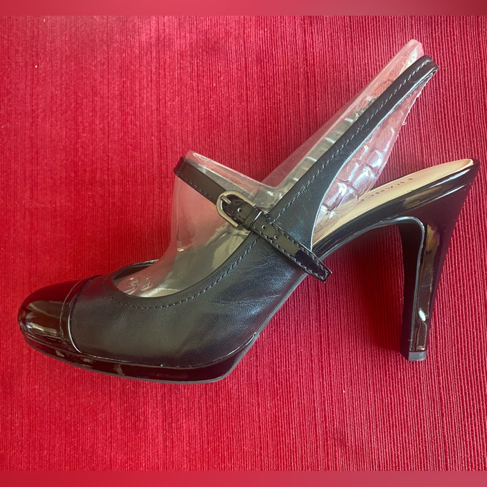 NEW IN BOX Franco Sarto Dazzle, Size 9